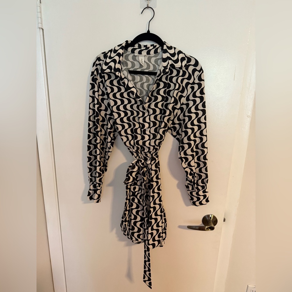 H&M TIE-BELT SHIRT DRESS